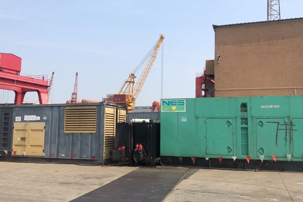 东台发电机出租空气滤清器的清洁频率是多少？