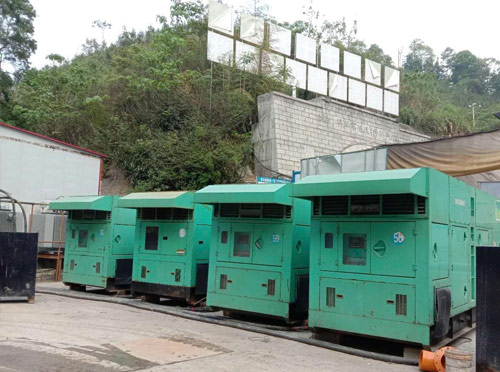 东台先进的应急发电机系统中智能监测和控制系统如何确保电压稳定？