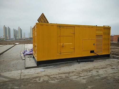 东台合同中关于乙方责任导致工期延误的赔偿标准应该如何制定？